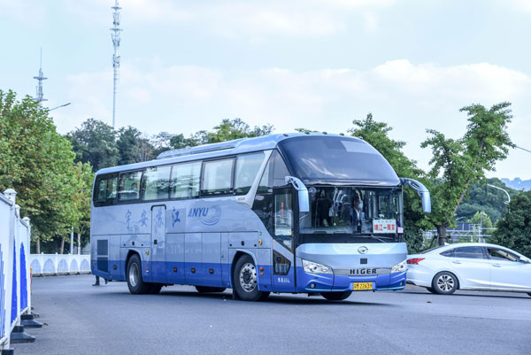 1675699754385797.jpg 北京班車租賃